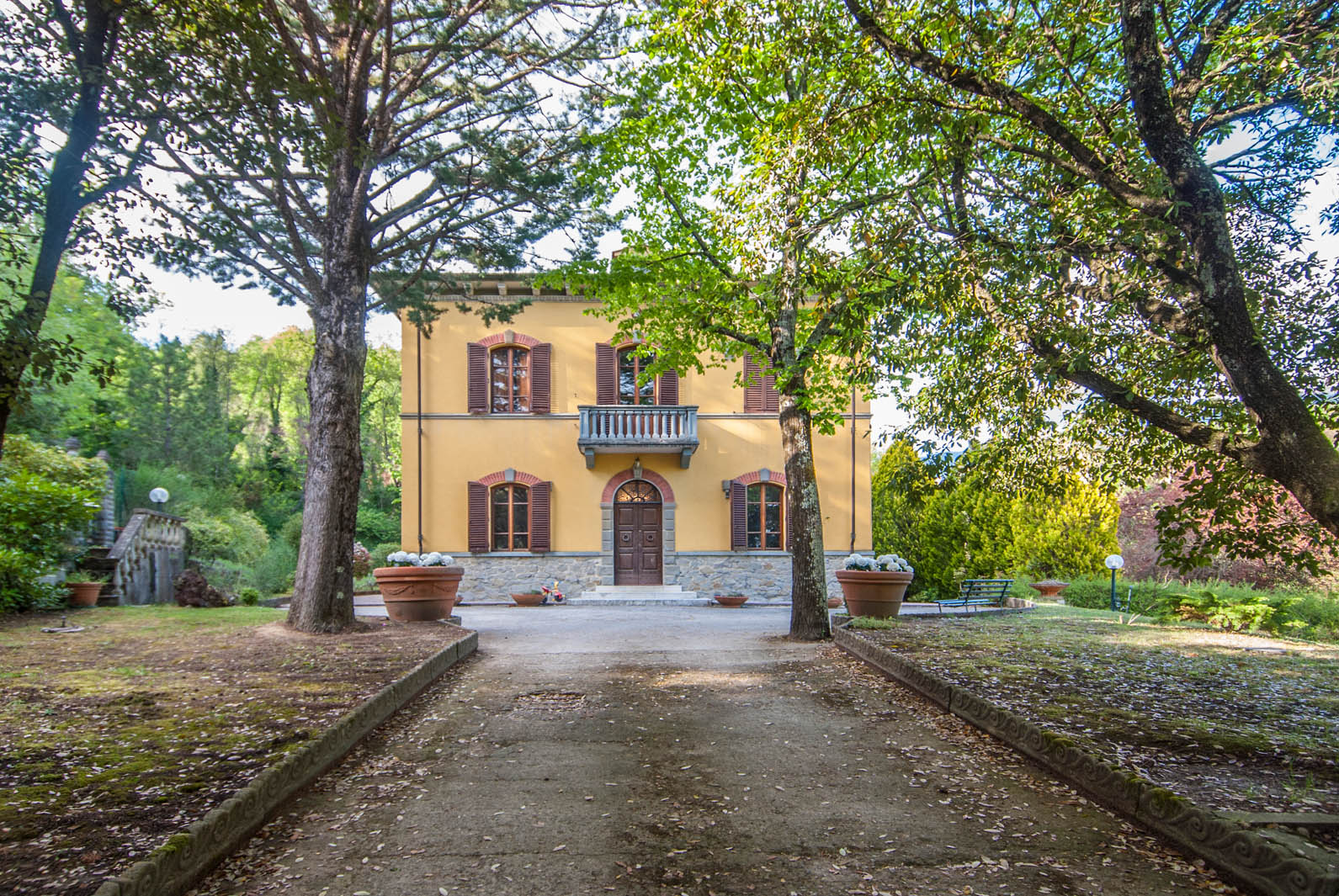 VILLA STILE LIBERTY IN VENDITA